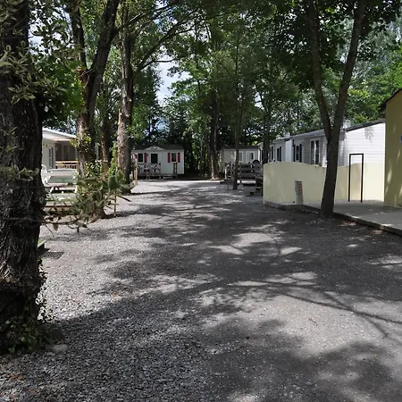 Camping Les Rives D'auzon