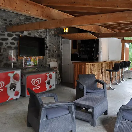 Les Rives D'auzon Camping
